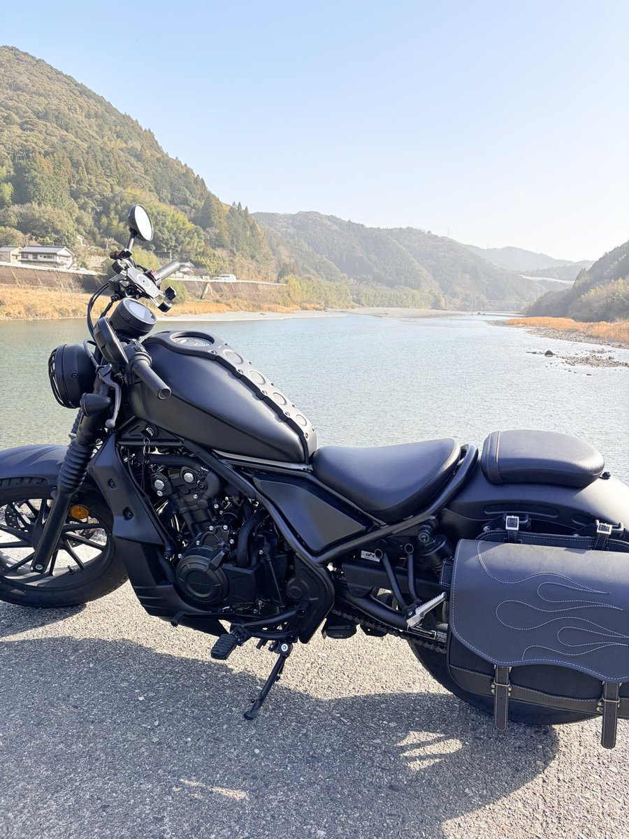 tkya1324's tweet photo. 高知の名物沈下橋とレブル
 #高知  #レブル  #バイク
 #バイク好きと繋がりたい https://t.co/7AyOrSDHJf