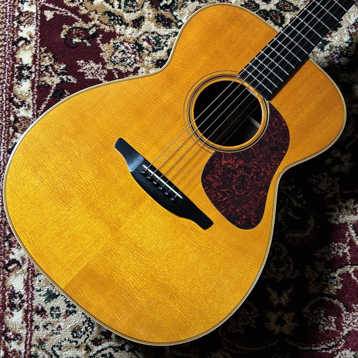 VG Guitars/VG-0 寺田楽器制作の000タイプが中古にて入荷しました