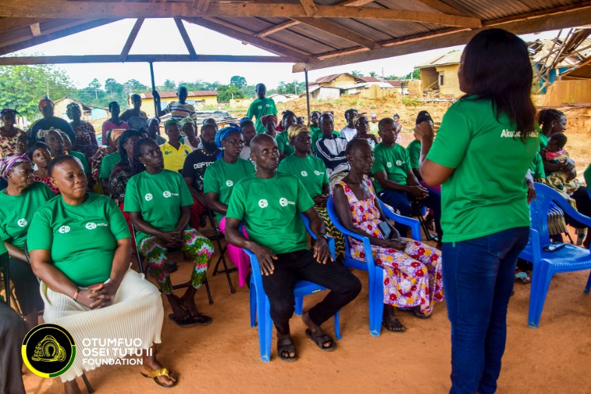 Otumfuofdn's tweet photo. The Otumfuo–Agroecom Mobile Learning Project is currently in Nyankomase in the Adansi Asokwa District, continuing its 2026 outreach to empower pupils with practical ICT skills and improve English literacy, while also supporting cocoa farmers with best agricultural practices. https://t.co/wRB1EyoyJ4