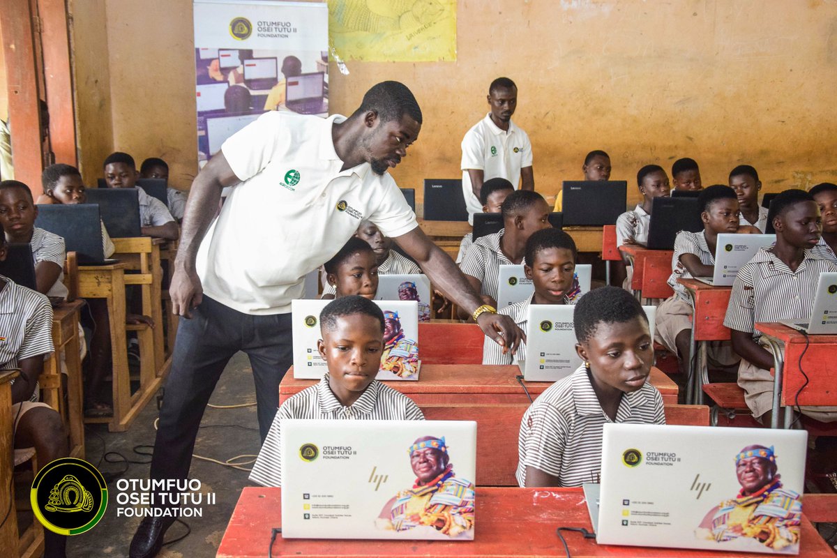 Otumfuofdn's tweet photo. The Otumfuo–Agroecom Mobile Learning Project is currently in Nyankomase in the Adansi Asokwa District, continuing its 2026 outreach to empower pupils with practical ICT skills and improve English literacy, while also supporting cocoa farmers with best agricultural practices. https://t.co/wRB1EyoyJ4