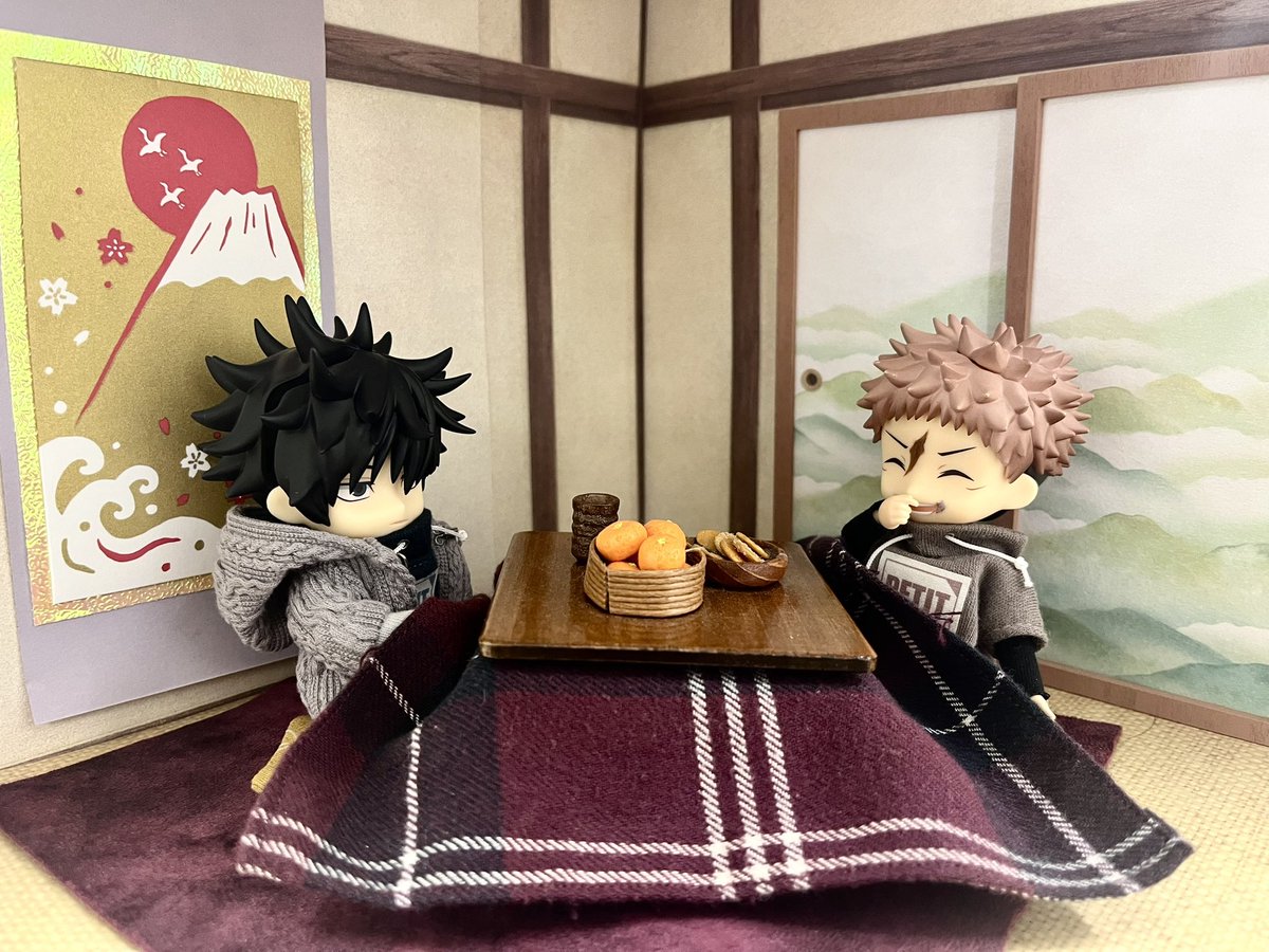 ぬいFesも行きました。以前から行ってみたかったんだけど楽しかった〜🥰
おこたは帰りに寄らせて頂いたnuinui洋服店様<a href="/nuinui_youfuku/">nuinui洋服店👗池袋🧸</a> 

コート <a href="/omochabako25/">よる🌙*ﾟ/にじそ【き15】</a>
スタジャンとTシャツ <a href="/00nnnfk00/">もし@NNNFK</a>
靴 <a href="/Mrsshoesshop/">Mrs-shoes👞2/21,22ぬいfes</a>
#ぬいFes06