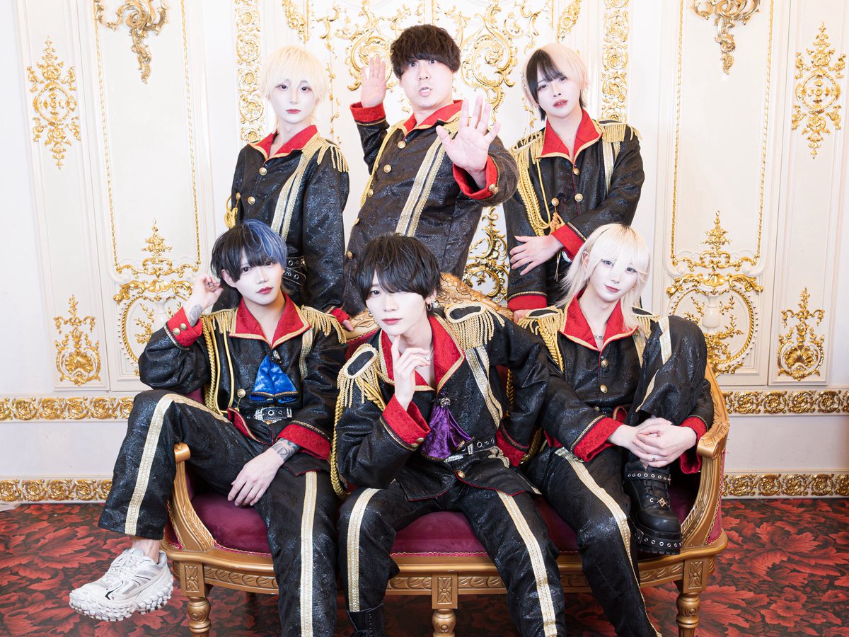 Miscurrous tweet media