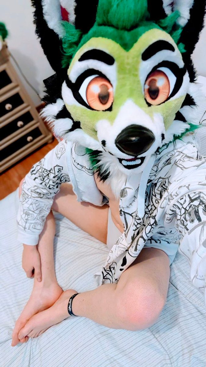 Pic of the day ! 
Sorry, i dont have my femboy socks, it's feet pic ~ :3 
Probaby on the next pic ! Do you like my white outfit  ? <3 

#FursuitEveryday