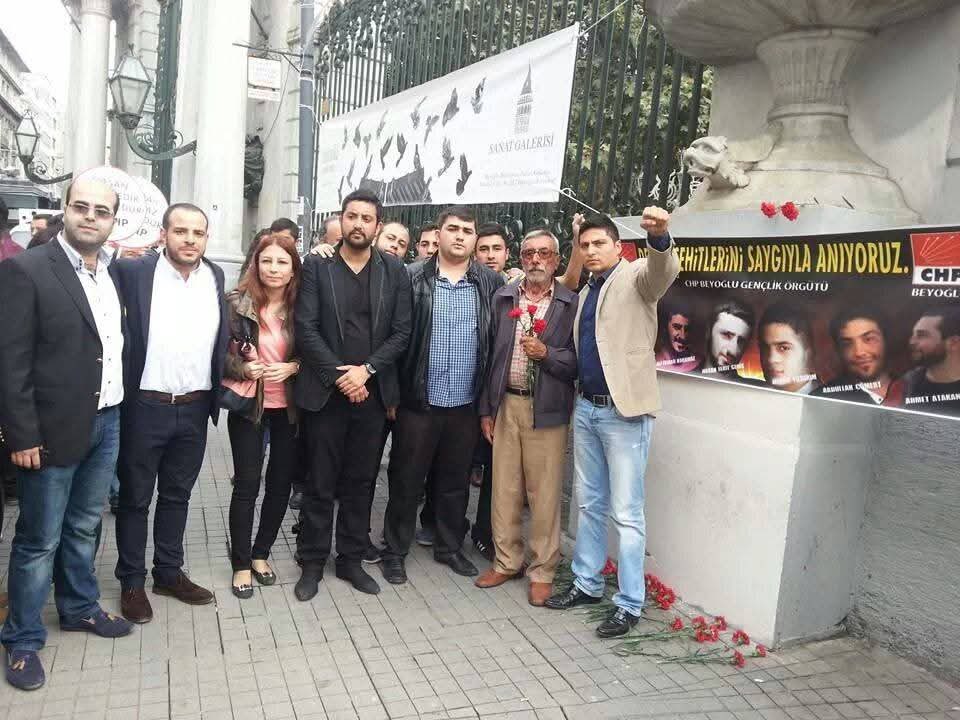 Kıymetli yol arkadaşımız, eski Gençlik Kolları Genel Başkanımız Barbaros Dinçer’in dün gece geçirdiği ciddi sağlık sorunu nedeniyle hastanede müşahede altına alındığını üzülerek öğrendik.

Örgütümüzün her kademesinde örnek bir duruş sergileyen, mücadelesiyle ve kararlılığıyla