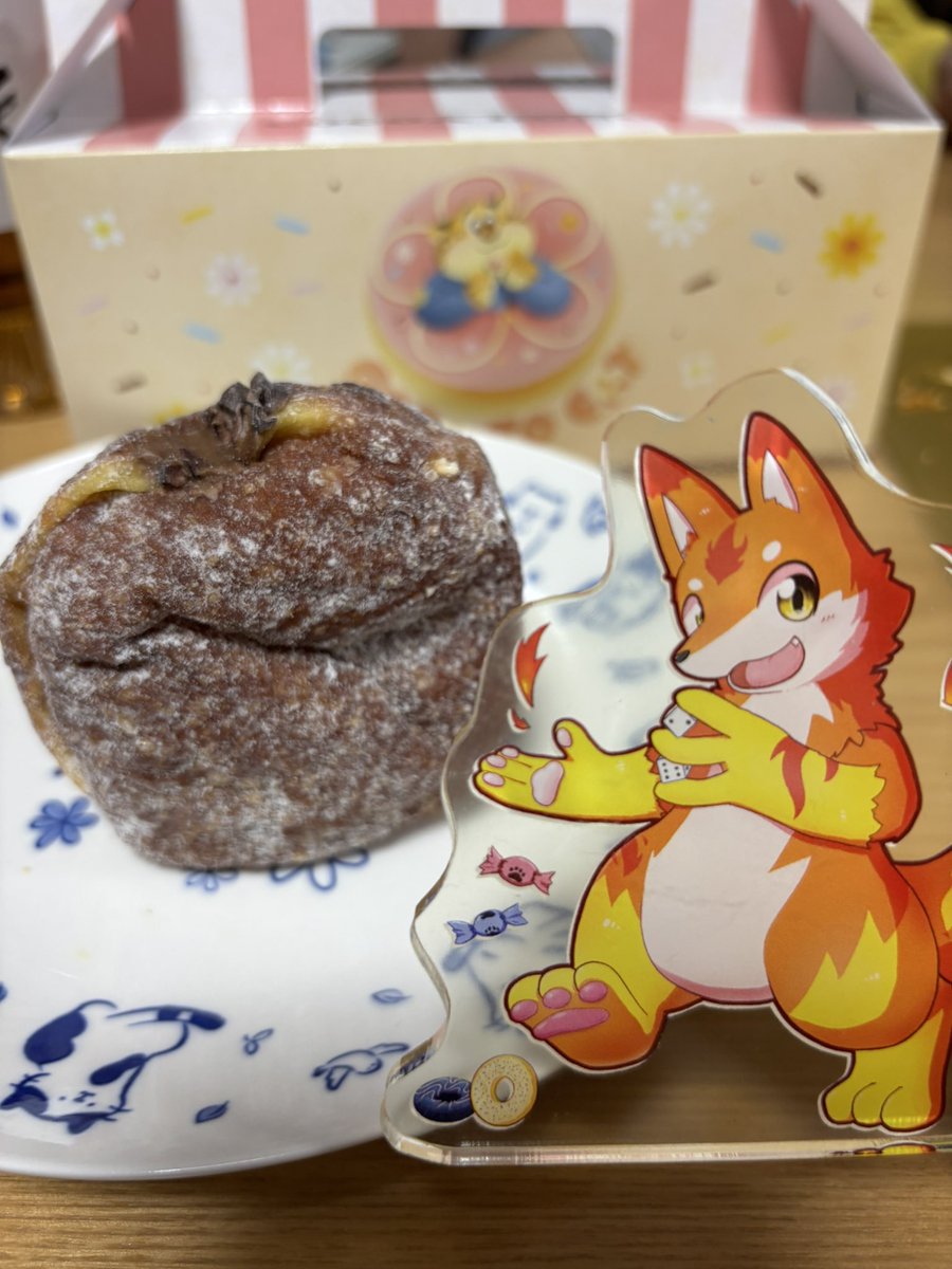 近所のスイーツ店の生ドーナツとクロウハウザーのドーナツ！🍩🍩