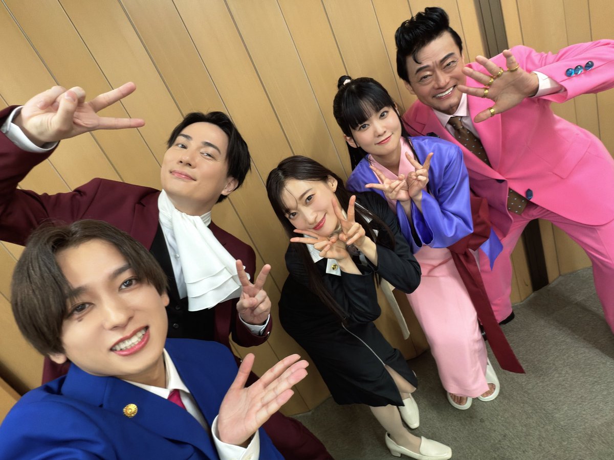 #アニマックス朗読劇 #逆転裁判 
3日目無事終わりました！
成歩堂龍一役の志麻です！

豪華なメンバーに混ざって成歩堂龍一として芝居が出来て本当に楽しかったです！昼はすごい緊張感あって、夜はアドリブ多めで楽しかったです！
アフタートークが1番汗かきました！