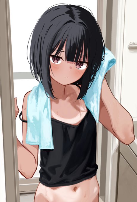 「こんな貧相なの見たって何も得することないでしょ…」 