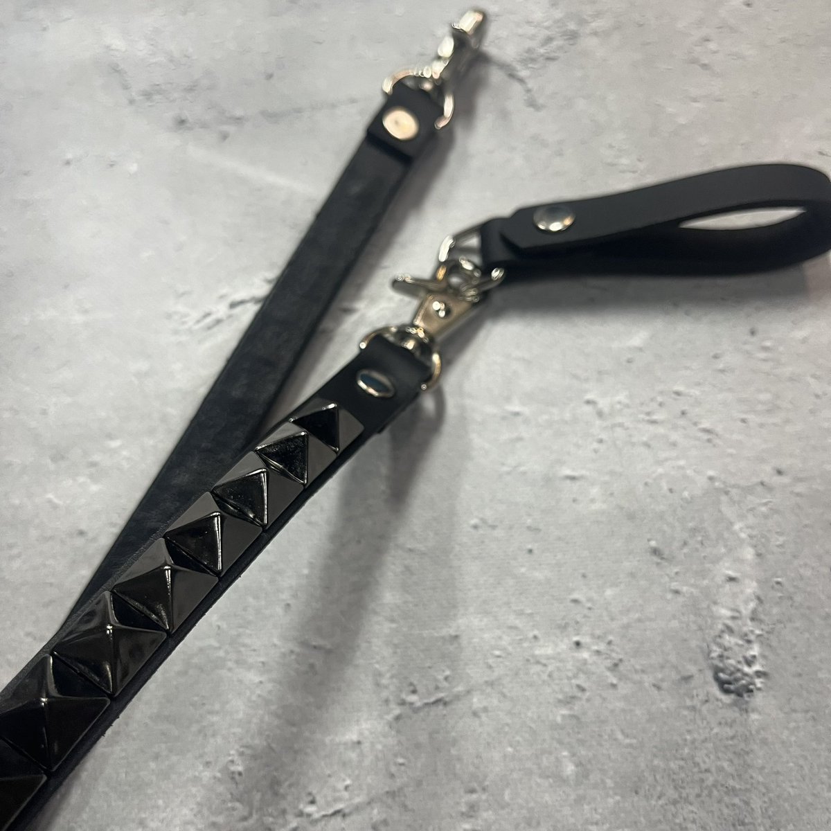 お客様オーダーの15ミリ幅レザーウォレットストラップです。 自社