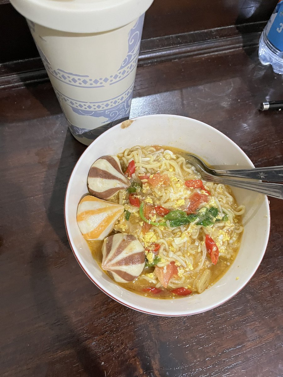 _Fennda's tweet photo. @empty__core Indomie andalan untuk temenin nonton ✨ https://t.co/dyrBbPWl3E
