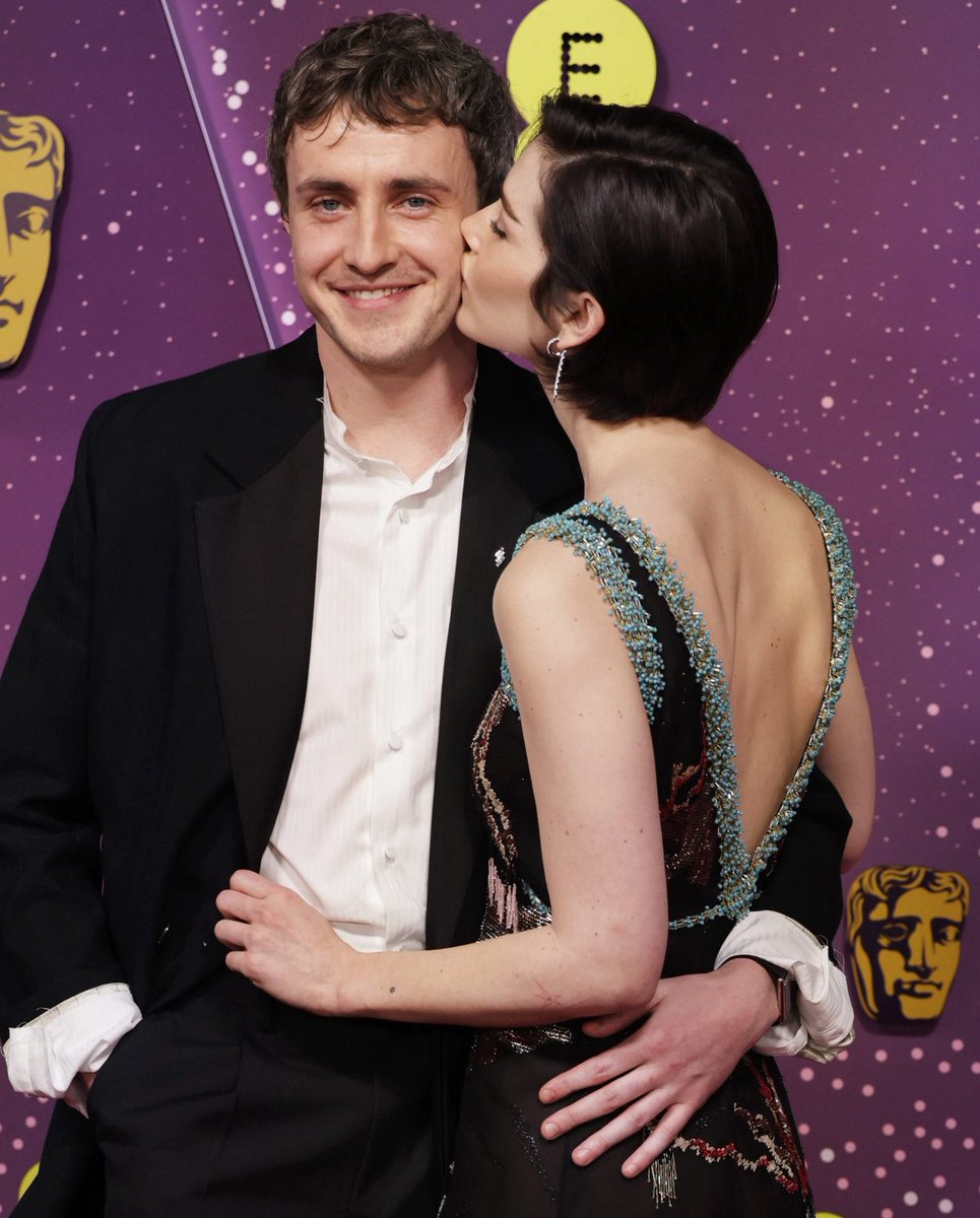 abramsmescal's tweet photo. Paul Mescal and Gracie Abrams at the EE BAFTA Film Awards 2026. ✨🩵 https://t.co/Fpiv70abDd