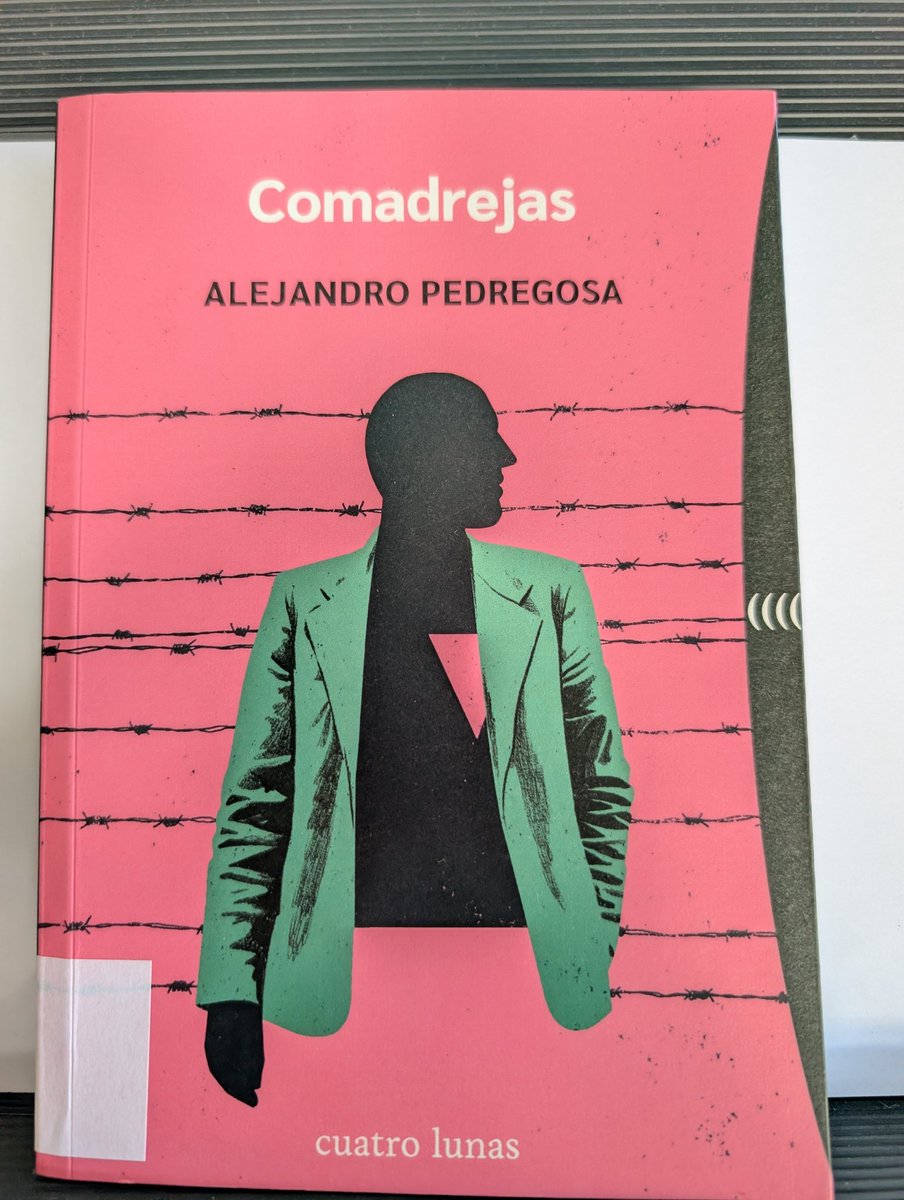 bibdulcechacon's tweet photo. "Comadrejas" de Alejandro Pedregosa @AlejandroPedreg es nuestro libro del mes de febrero. Un canto a la memoria de quienes sufrieron escarnio, tortura y muerte por AMAR ❤️📚 https://t.co/D6qhrycN4G