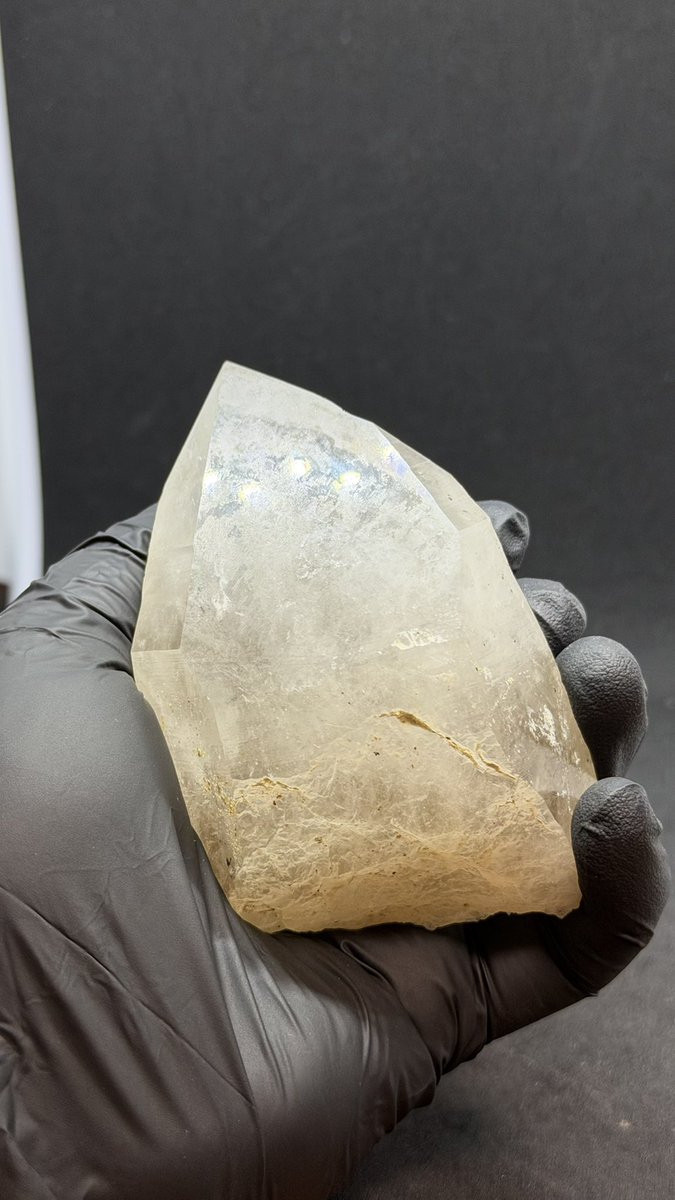 ガマ出しコレクション 拳大の水晶 風化したペグマタイト中の晶洞から