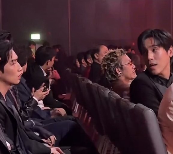 jesbible is as always 🙂‍↕️🙂‍↕️ (jes dont brake your neck)