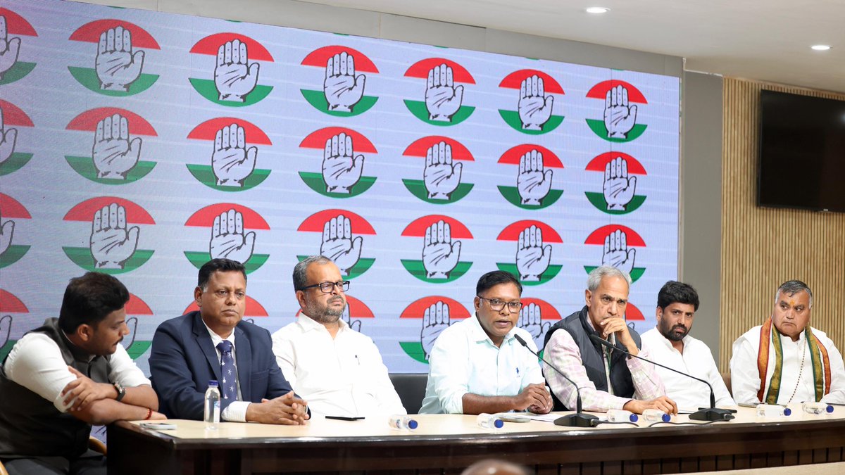 कांग्रेस के सांसदों ने यूथ कांग्रेस के विरोध प्रदर्शन करने वाले नेताओं और यूथ कांग्रेस के अध्यक्ष उदय भानु चिब की गिरफ्तारी का सवाल एक सामूहिक प्रेस कांफ्रेंस करके दम के साथ उठाया।

लेकिन इसमें यूथ कांग्रेस के वे पूर्व अध्यक्ष नहीं दिखे जिन्होंने कांग्रेस राज में सत्ता सुख के साथ