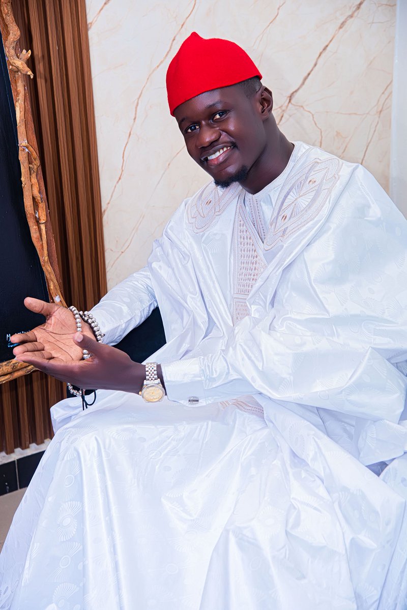 MomoDesign12's tweet photo. Borom 40 ans 0faute 
#mameabdouazizsy 
By:Moafrikart 🇸🇳🏅#artiste #jeunetalent  
#dakar #senegal #afrique #tivaoune #talibecheikh #tidiane https://t.co/M2zd1Eir5Q