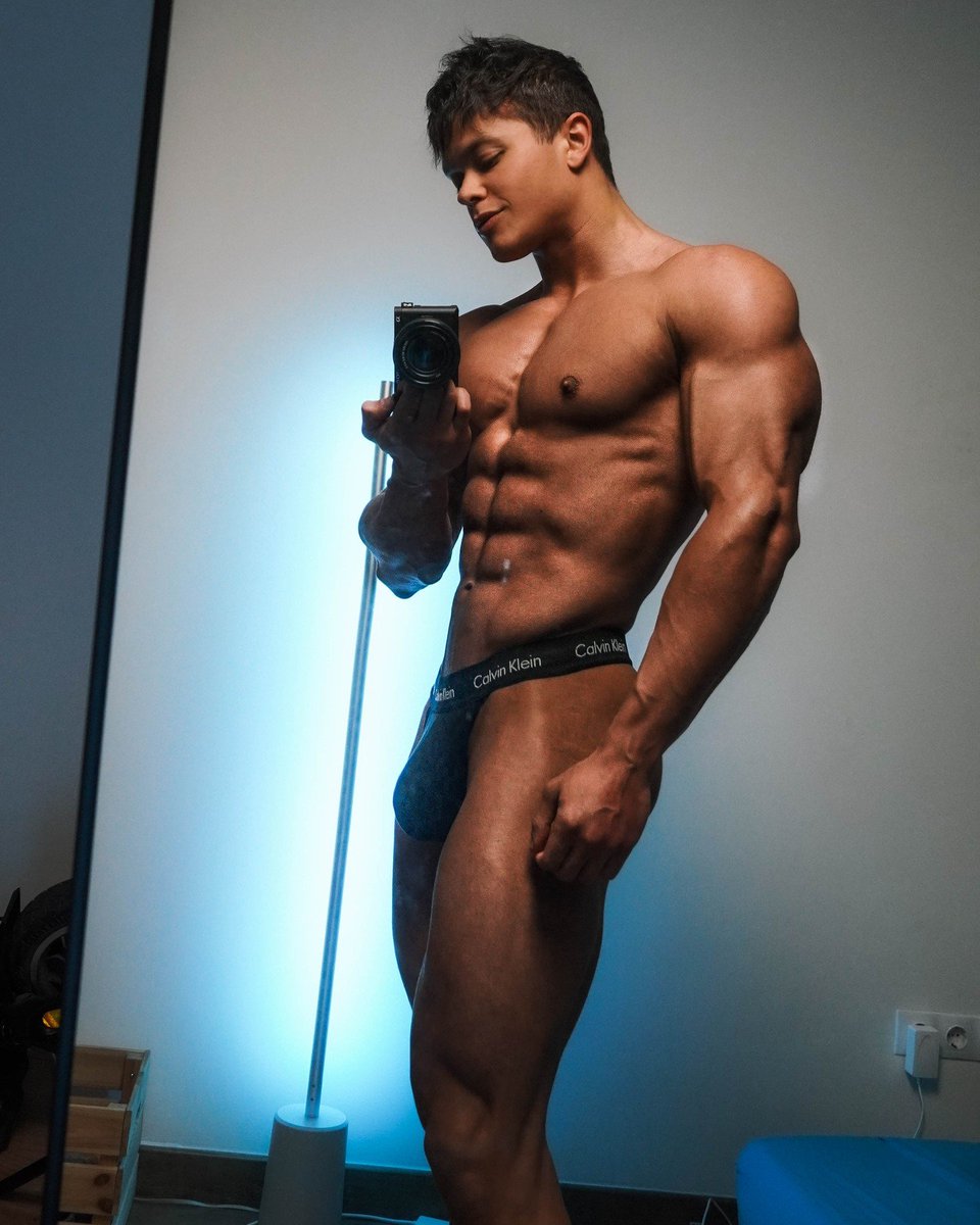 Wataa 

Everything About Me
linktr.ee/andrewvip