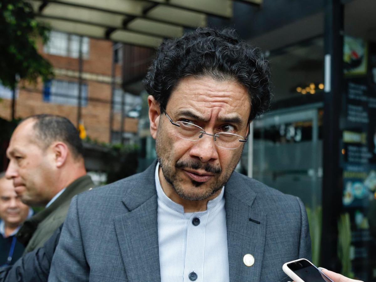 Hay que odiar mucho a este país para votar por Cepeda