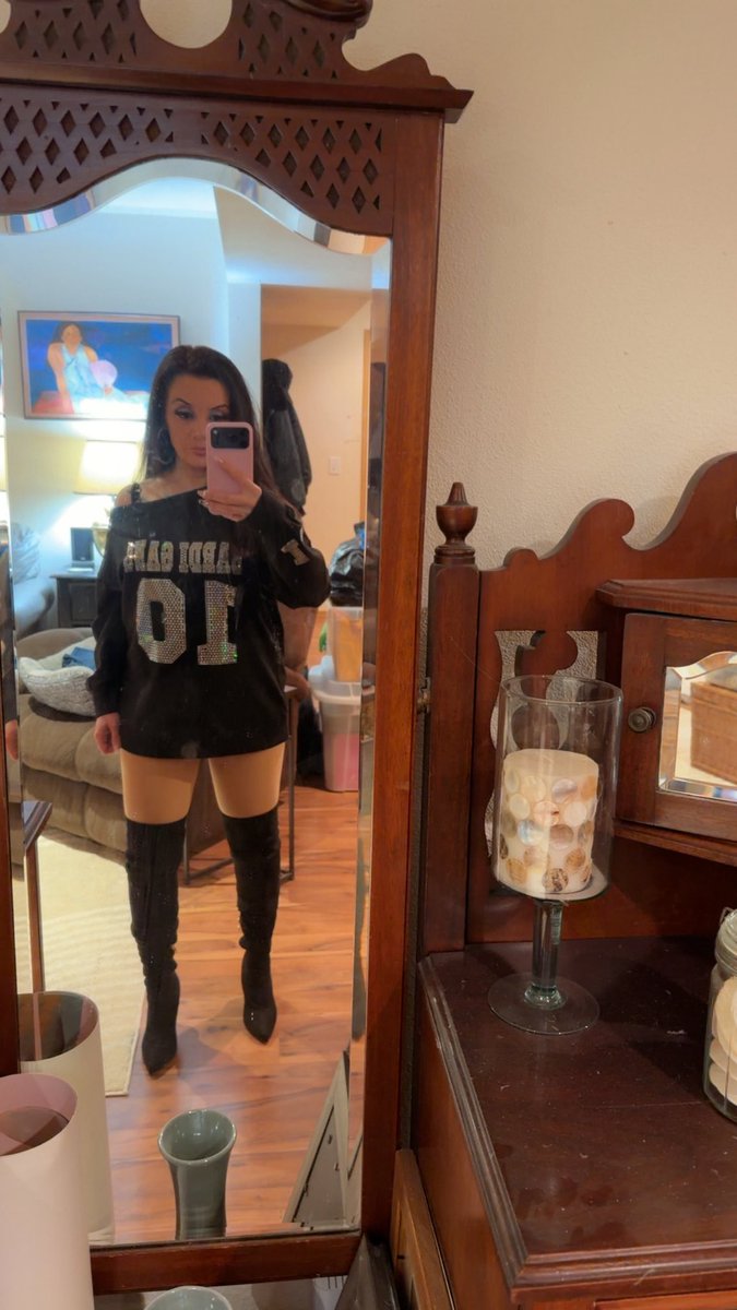 hokulanilane's tweet image. Girls night out tonight in Seattle to see @iamcardib 💖🫶🏼💯 Hands down, easily one of my favorite shows I’ve seen by a female rap artist! #BardiGang #LittleMissDramaTour #ClimatePledgeArena