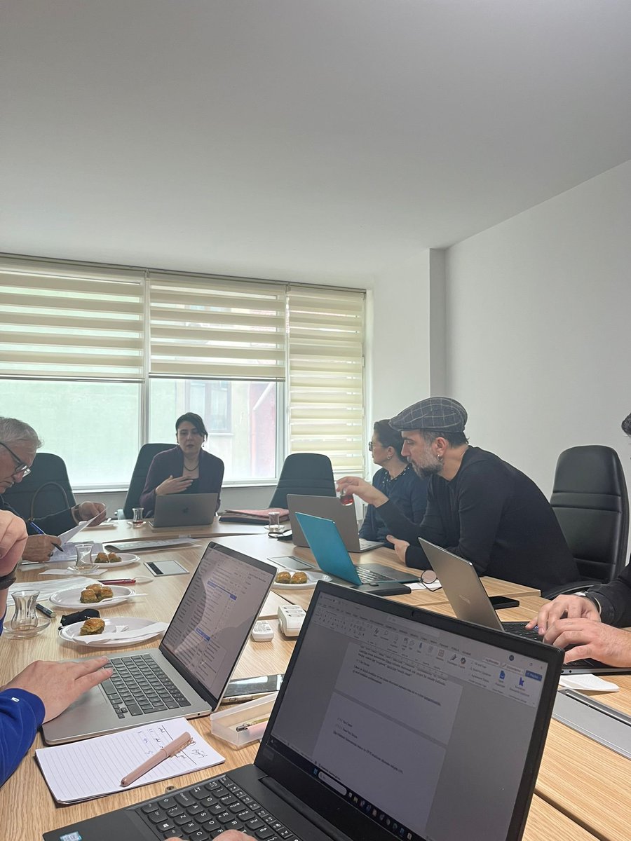 ASBÜ Türk Dili ve Edebiyatı tweet media