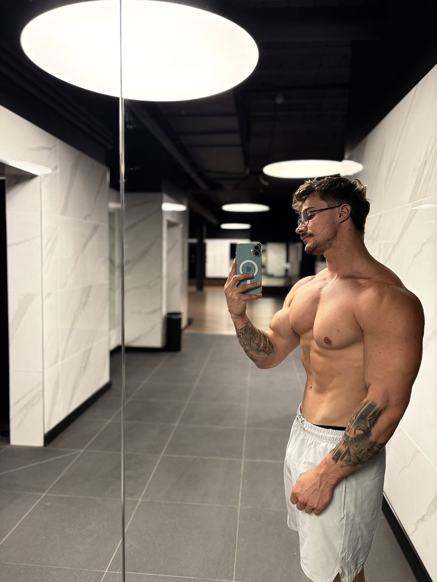 Aesthetic__Pro tweet media