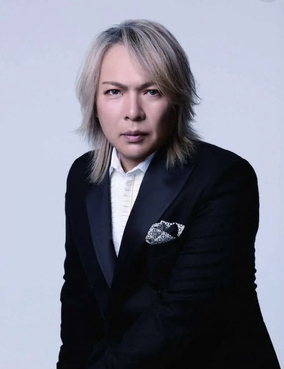 Genking19821204's tweet photo. LUNA SEA。。。
青春でした。
真矢の生のプレーは、我が街に
大黒摩季姉さんがくる！
サポートでドラムに真矢。
めっちゃカッコよかった〜

早い。早すぎるよ。
ヒデちゃん、ヒース、タイジ。真矢。
向こうで楽しくセッションしてっ！
ありがとう。
御冥福をお祈りいたします。
#真矢　
#ルナシー https://t.co/3xGjhTgoI0
