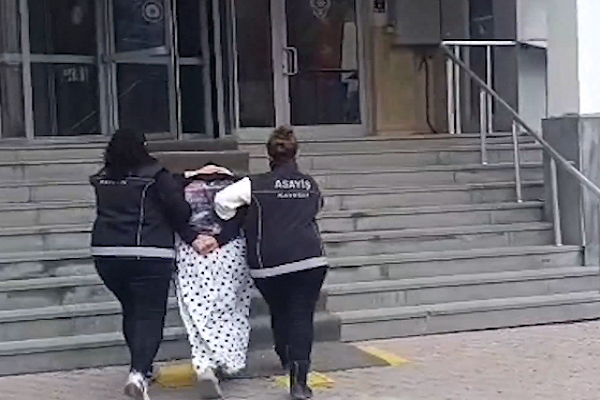 Kayseri'de hırsızlık suçundan aranan kadın yakalandı sondakika38.com/kayseri-de-hir…