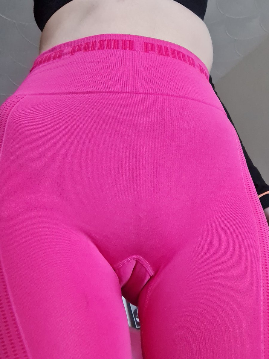 Anita Riley tweet media