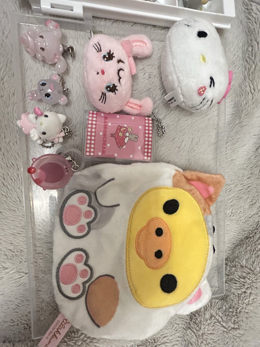 pink_lvec's tweet photo. ガチャガチャめじるしアクセサリー 交換

譲)画像1.2
求)画像3.4リプ欄
    その他キャラクターキーホルダーなど
    チャーミーキティ、mikko、リラックマ
    なんでも検討致します！

    郵送での交換希望です。
    気軽にお声がけ下さい！ https://t.co/xB8eNltUwC