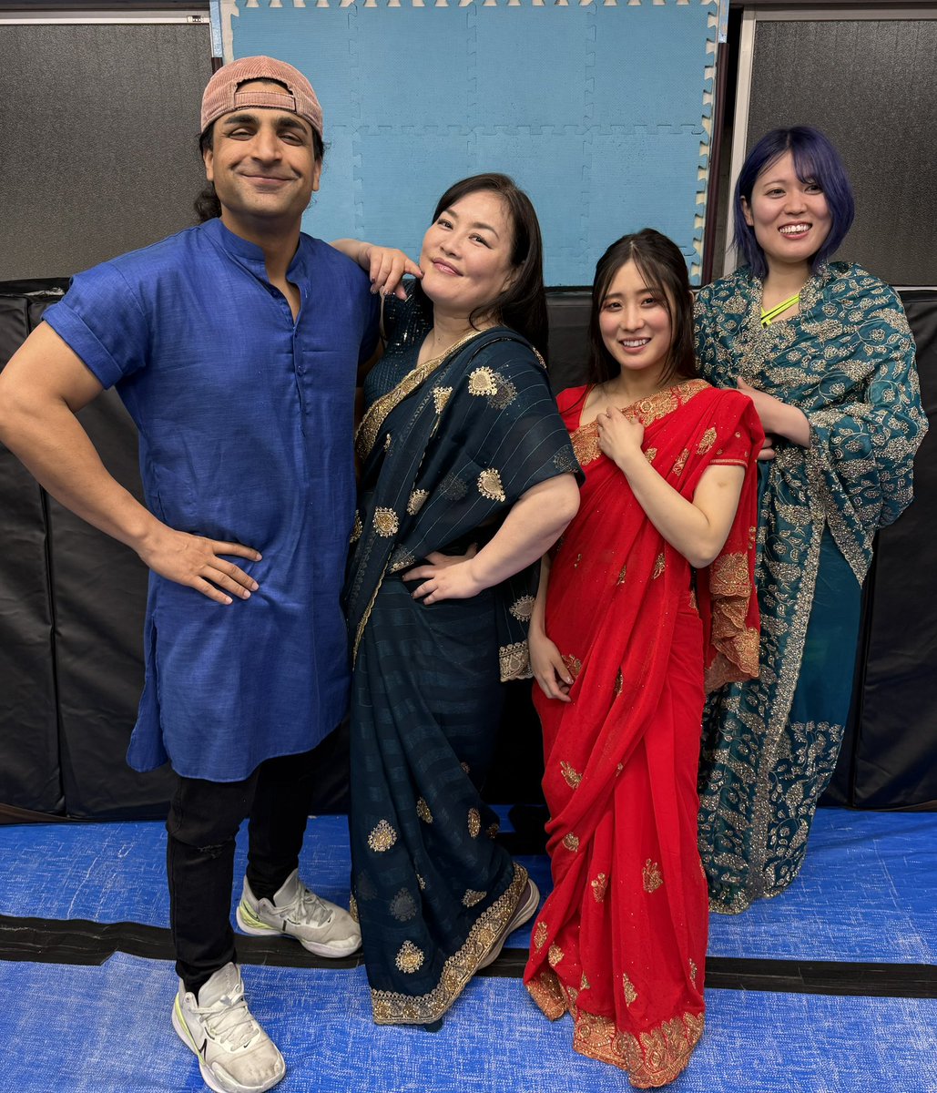 baliyanxakki's tweet photo. ナマステ、インドをこんなにたのしんでもらえるなんて、アッキ旅人だ、みっなといっしょに自分のインド愛をあらためてみにつけてる気がする。 #ChocoProinIndia https://t.co/C24gaIQ7ny