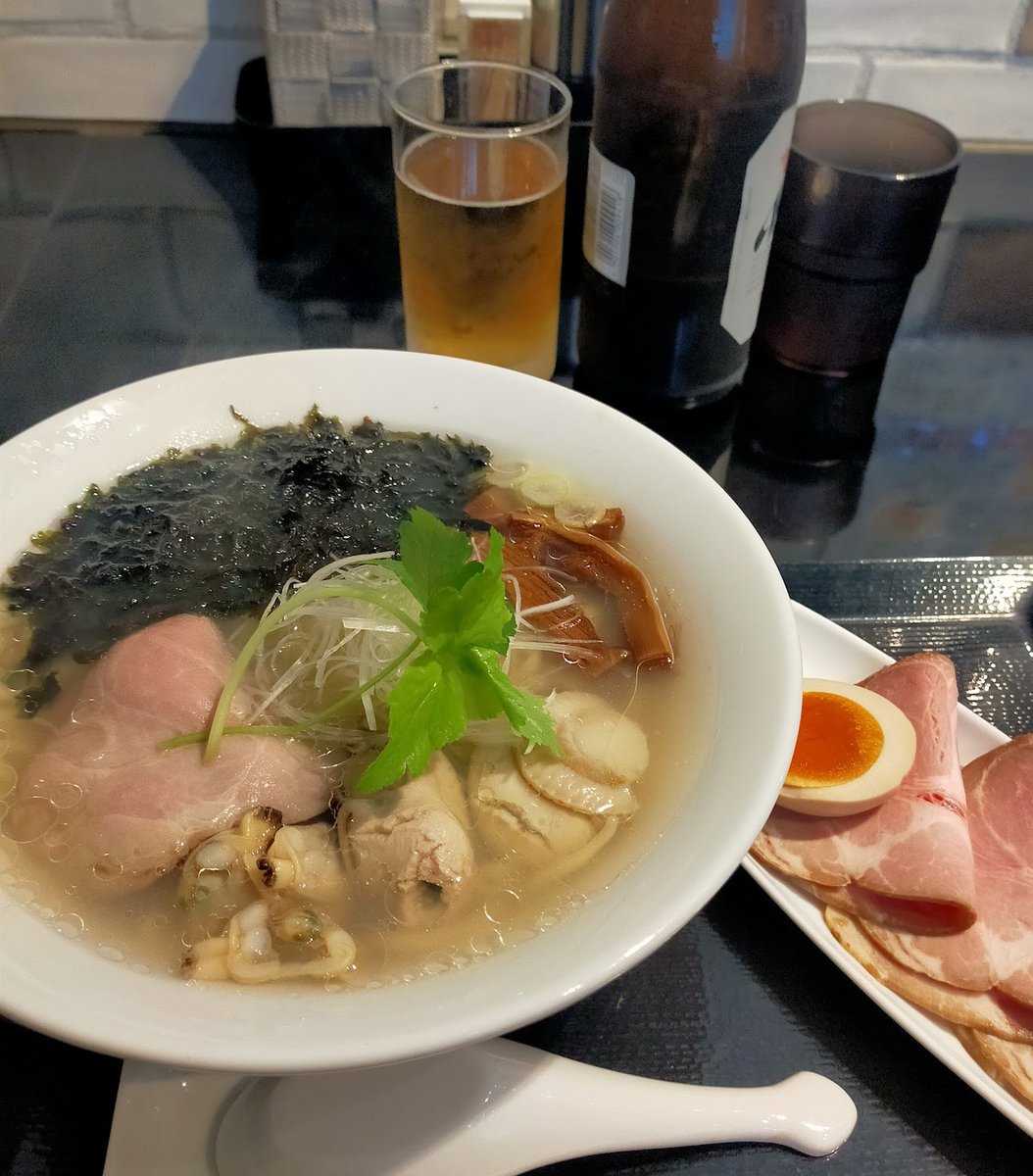 bwish_saitama's tweet image. 「４市観光協会共催 中山道 #駅からハイキング 」で上尾〜桶川〜を歩き、お昼は念願の
北本 #Fishmen さんへ。@Fishmen0711

よしかわさんの姉妹店
貝と魚のあら炊き中華そば（スタンダード）と
昼ビール🍺😅
せっかくなのでもう一杯！
紋甲イカとイカ墨のまぜそばも！
美味しかった〜　満腹！　幸せ〜