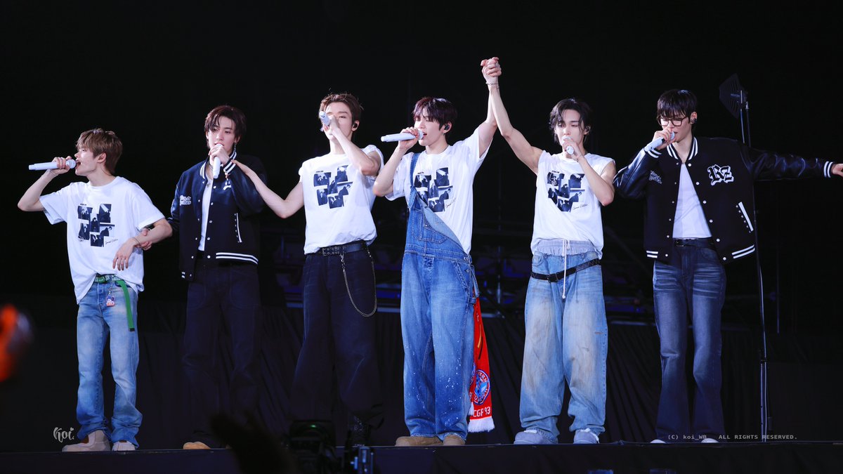 𝒌𝒐𝒊. tweet media