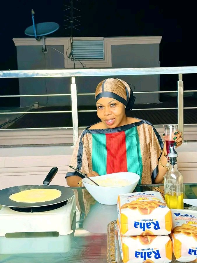 MuthoniTop's tweet image. Never let them know the cow that gives you milk. They might poison the cow and injure the herdsboy
Stay low key, act as if you can't afford bread yet you own a bakery. If you tell them they will burn the bakery and kill the bakers
@raha_premium 
#mtindonikavagara 
#PremiumQuality