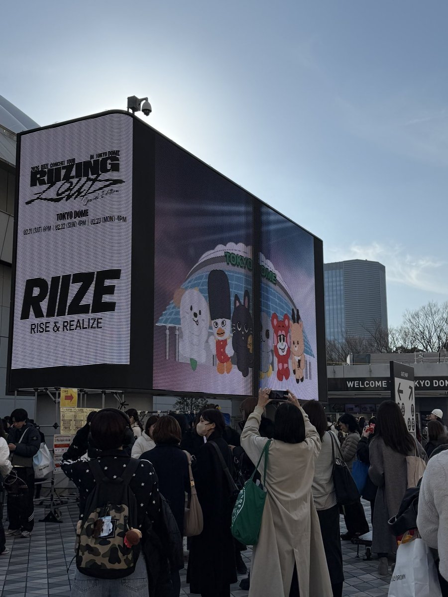 𝐦𝐚𝐧𝐚 tweet media