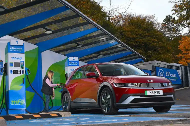 What Car? tweet media