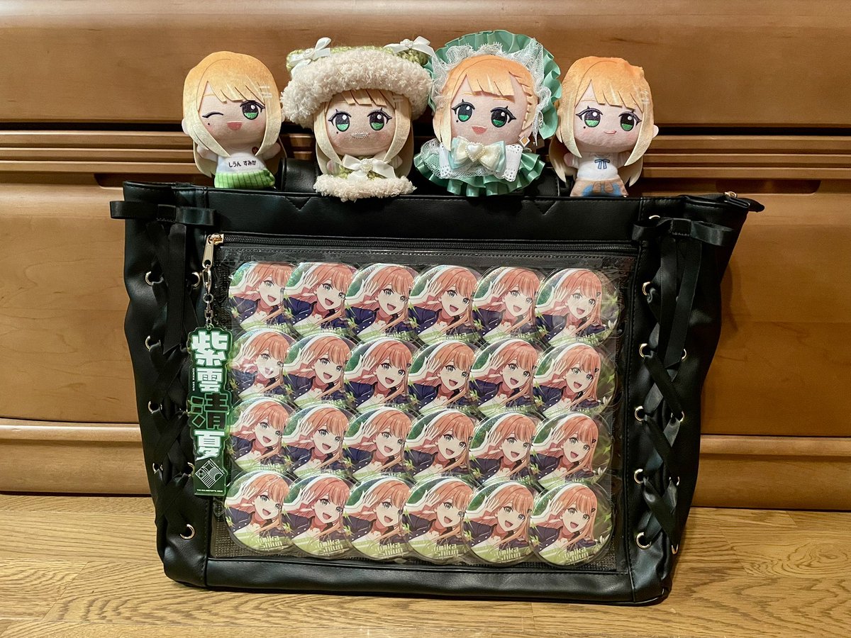 初星音楽祭の清夏ちゃんの缶バッジで痛バ組みました！