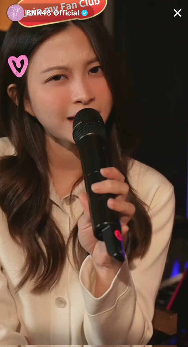 มีไลฟ์ย้อนหลังนะครับใครพลาดรอชมได้
#pinadayy
#BNK48MusicBoxLive