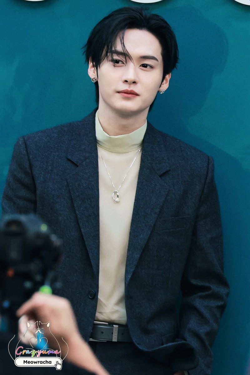 Stayuma_meow's tweet image. 20250902 GUCCI OSTERIA SEOUL

Leeknow  x Knowcci  1️⃣

#리노 #leeknow #リノ #李旻浩
#스트레이키즈 #스키즈 #straykids 

#GucciFW26xLeeKnow
#LeeKnowXGucciMFW