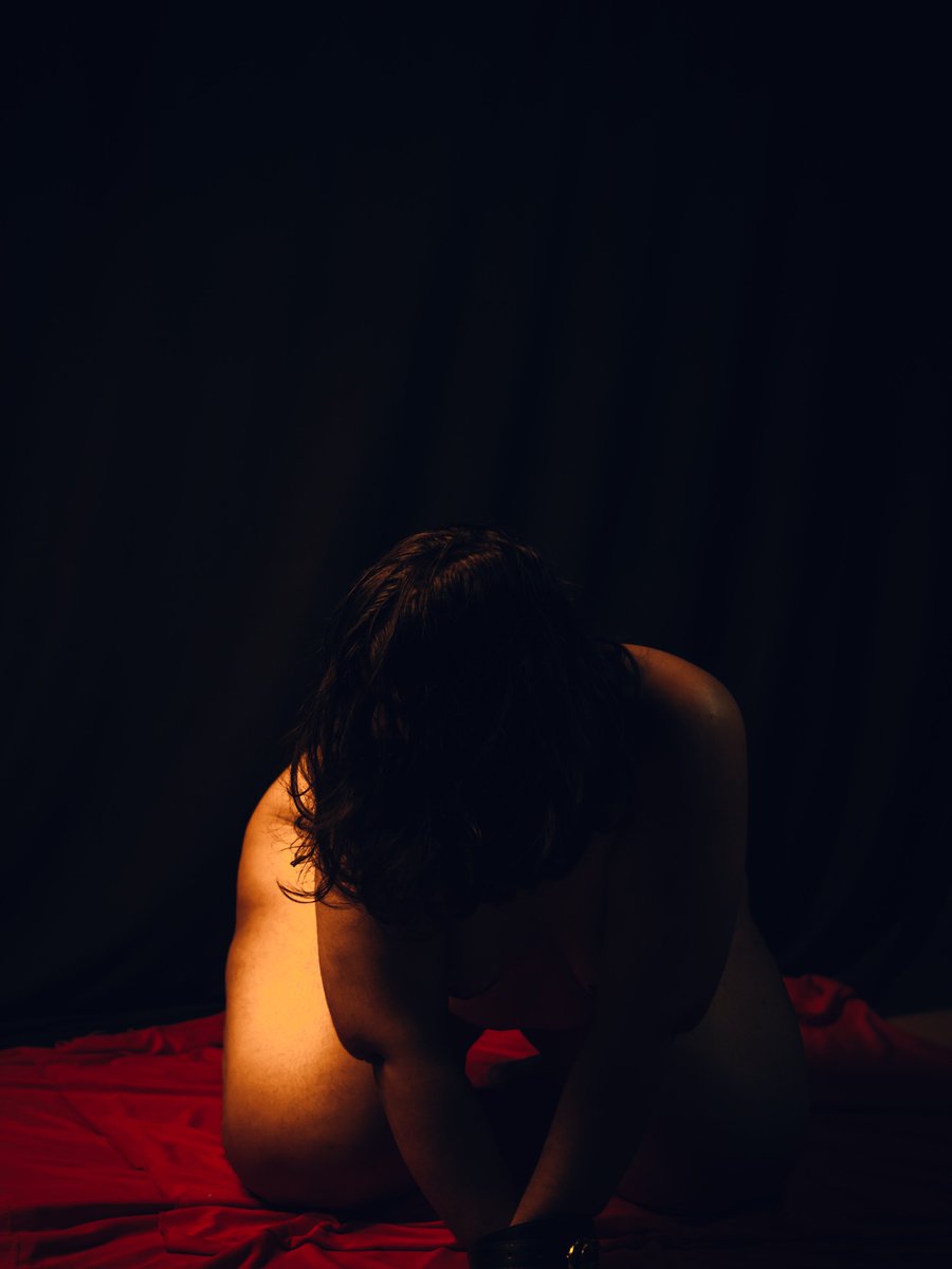 boudoircap's tweet photo. Fine and smooth curves of a figure
.
https://t.co/kA2LI04NVY
.
#nude #bold #sexy #fineartnude #nudeart #nudemodel #indianmodel #nudelindianmodel #boudoir #boudoirphotographer #nft #bpa https://t.co/In8cUf5bmP