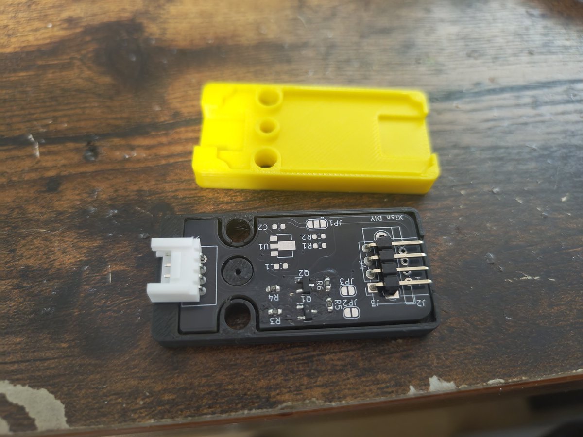 PLAの上からラベルシールを貼りたいけど、何か良いシールは無いかしら?