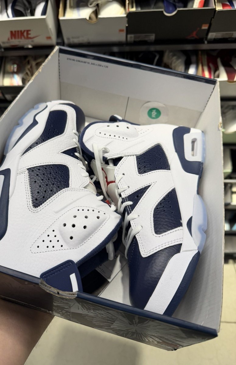 千葉県産のAJ6をこーてもーた🤪

僕「3個お買い上げで40%オフだったから主人の分もいろいろ買ってまいりました。」
主人「へぇーすごいね！でもさ１個も買わなかったら100%オフやん？」←ｲﾏｺｺ🤪