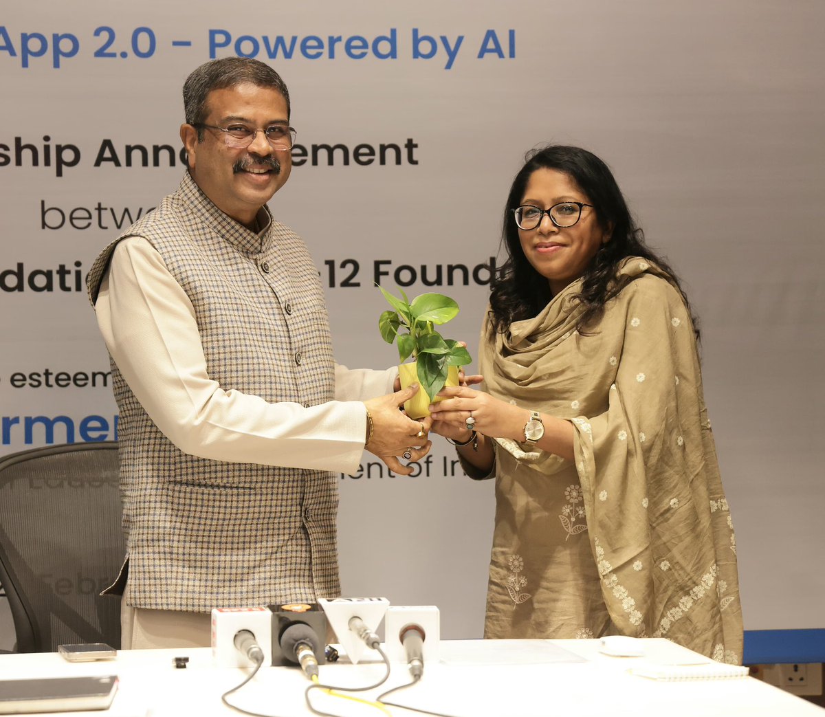 Dharmendra Pradhan tweet media