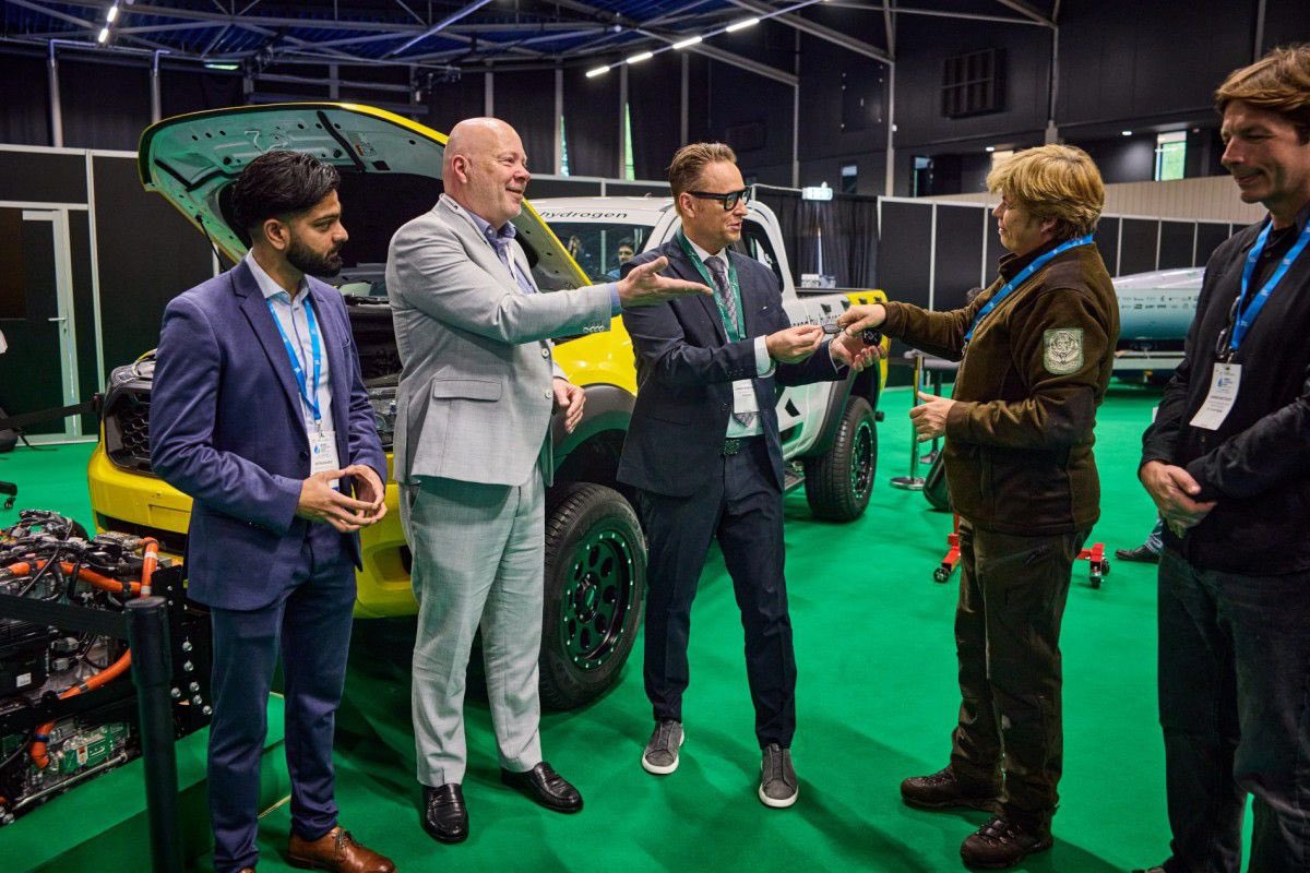 Robert Simons tweet media