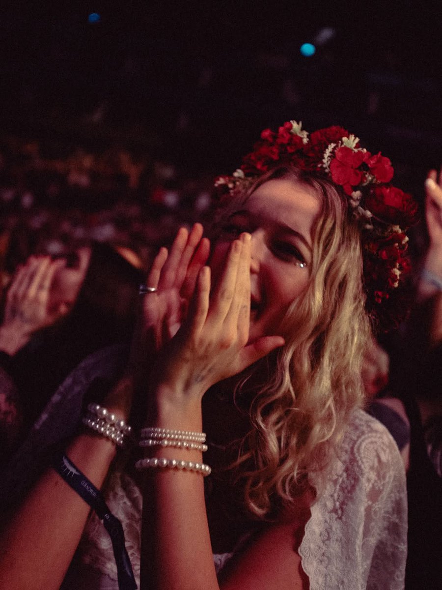 Florence + the Machine tweet media