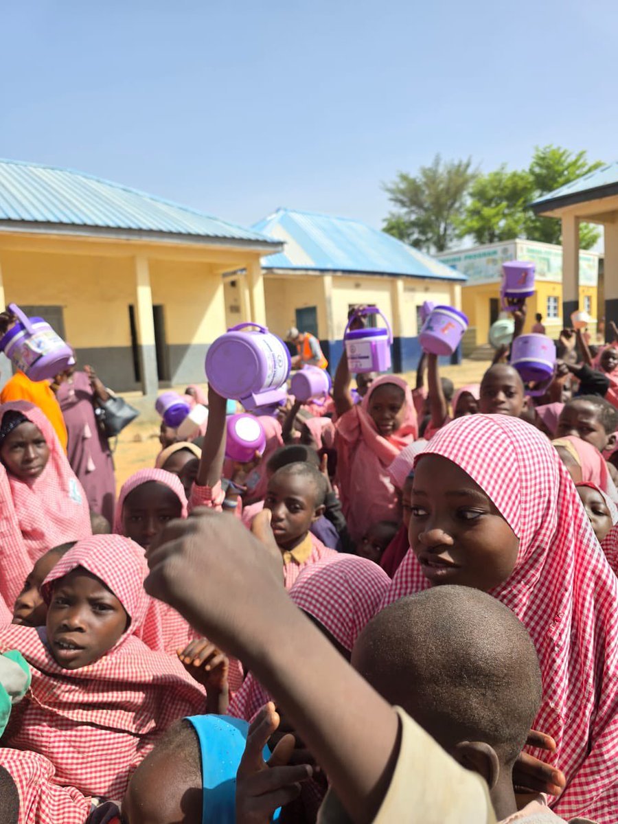 tim2027_'s tweet photo. No Child Left Hungry, No Child Left Behind: How Tinubu’s Administration Is Using School Feeding as a Weapon Against Poverty and Illiteracy in Zamfara.
#SchoolFeedingProgramme #zamfaraschoolfeedingprogramme #NoChildLeftHungry https://t.co/VXkmr2bG8a