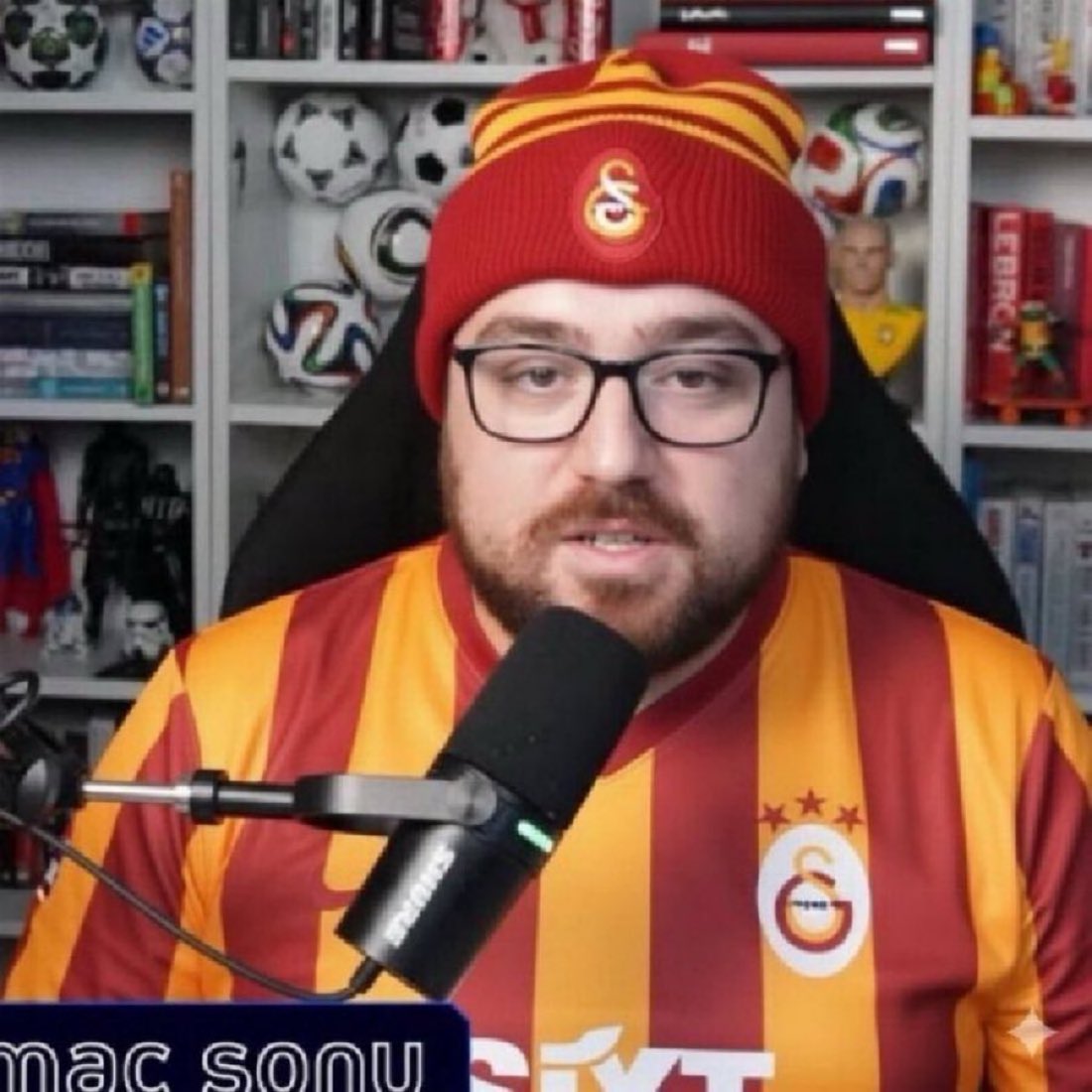 - Abi Gs’de 3 aydır maaş ödenmiyormuş.

Turanım, bu futbolcuları daha da motive eder. Böylelikle futbolcular maaşlarını almak için şampiyon olmak zorunda hisseder. Çok doğru strateji

-FB’de 2 gün gecikmiş maaşlar

Kardeşim ineğin samanını futbolcunun parasını geciktirmeyeceksin.