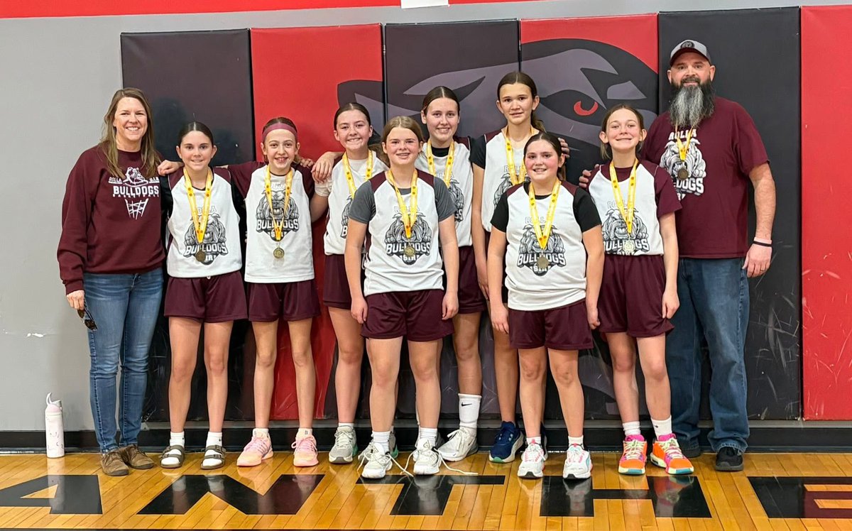 Bringitstrong's tweet image. Big shoutout to our #SIRBasketball 6th Grade Girls team for taking 2nd Place at the Salem Tourney. 

A lot of growth through the years! JH is next!
#RollaDAWGS #BuildTheProgram 
@rolla_bulldogs