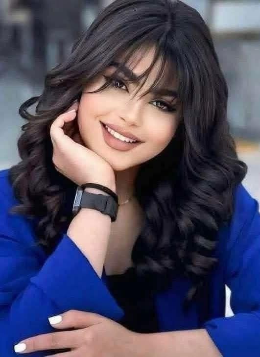 #اخر_كلام
إلى أميرتي: أبتسمي
 فلا يوجد أجمل من أبتسامتك في العالم كله"
.
❤️🩵
#كاريزما76
#رساله_لقلبك
#بوح_المشاعر
#حبيت_اقول