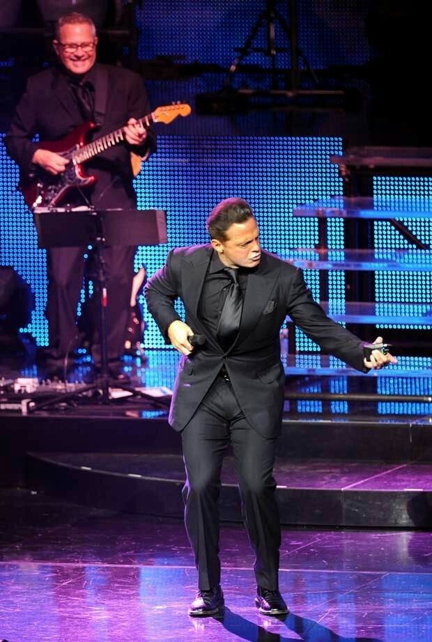 Buen Viernes para todos  ♥
@lmxlm #LuisMiguel #TXLM #FansClubOficialChile