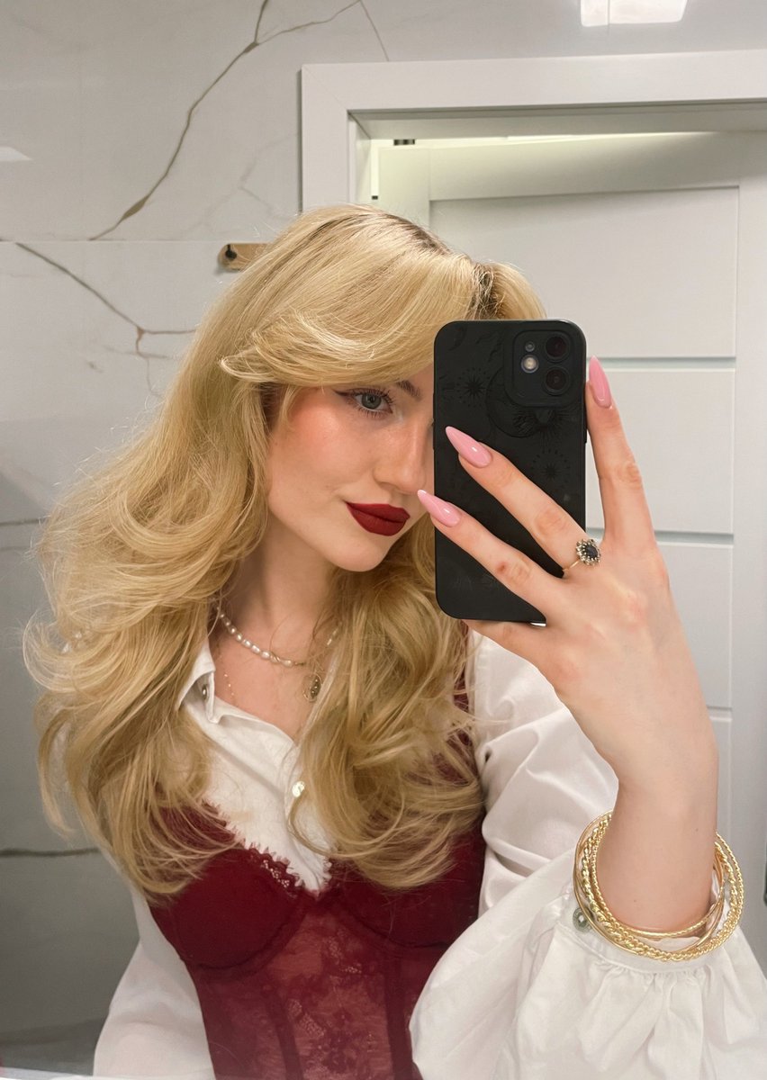 sara ☾ tweet media