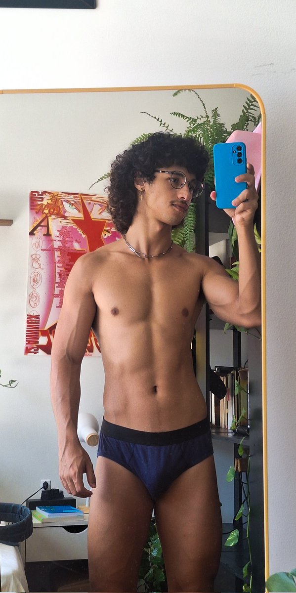 2021/2026

10kg de diferença e mais cabelo tb